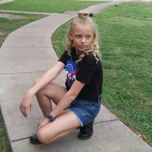 Meet your Posher, Ava